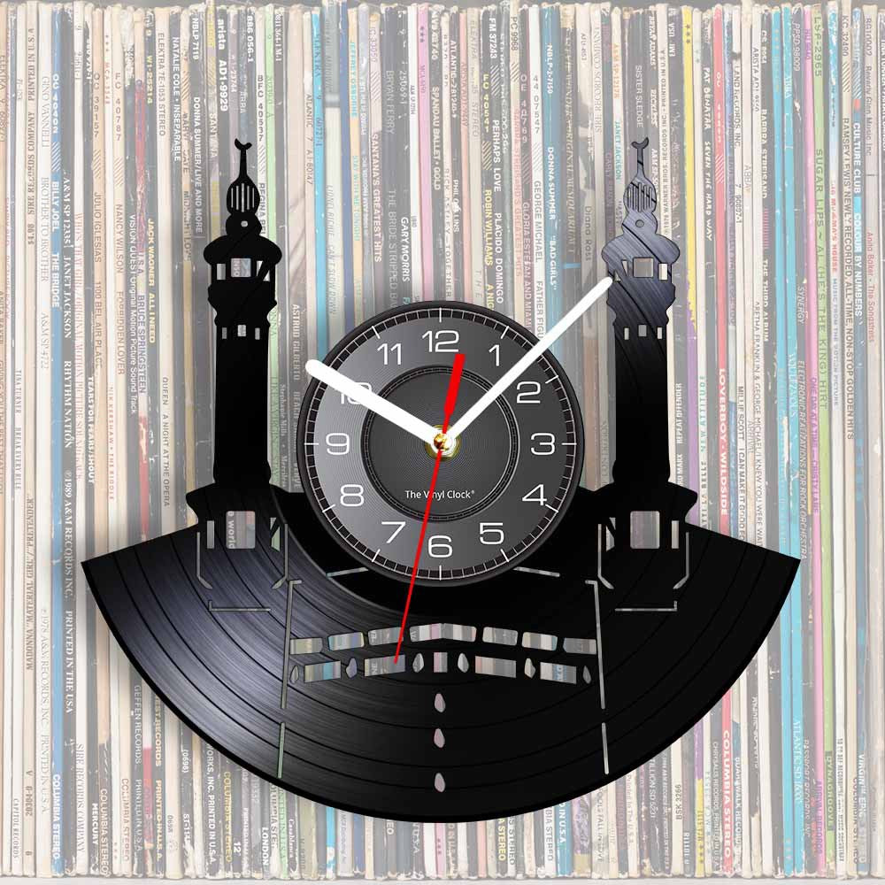 Qibla Shaped Islamic Style Wall Décor Silent Clock