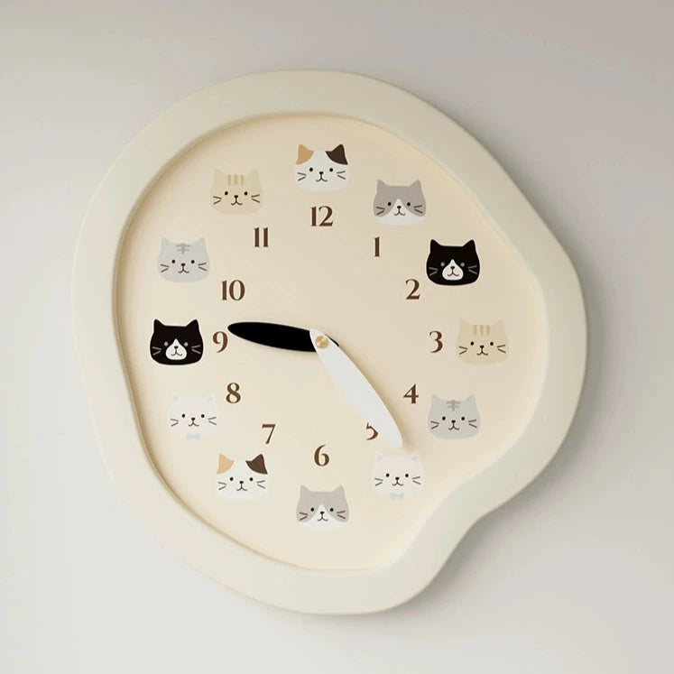 Loforay™ Cute Cat Face Wall Deco Silent Clock
