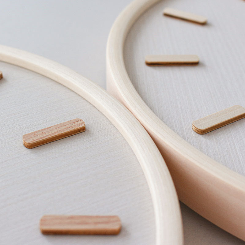 Analogue Round Wooden Wall Clock for Home