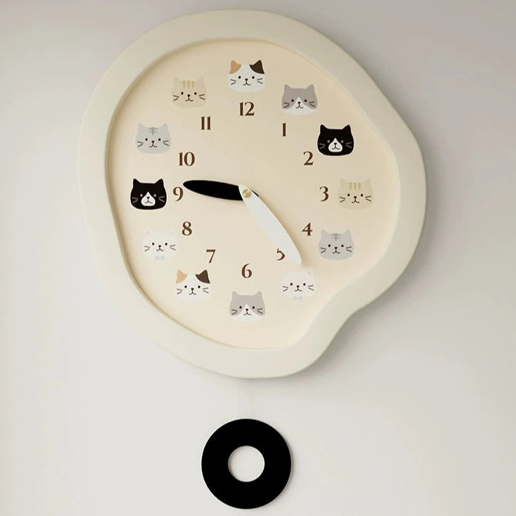 Loforay™ Cute Cat Face Wall Deco Silent Clock