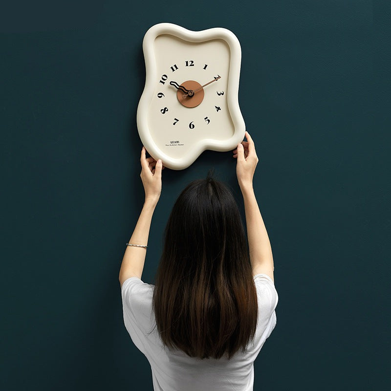 3D Distorted Wall Decoration Clock for Lounge