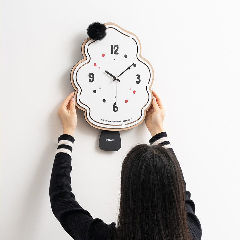 Cute Christmas Themed Wall Décor Silent Clock