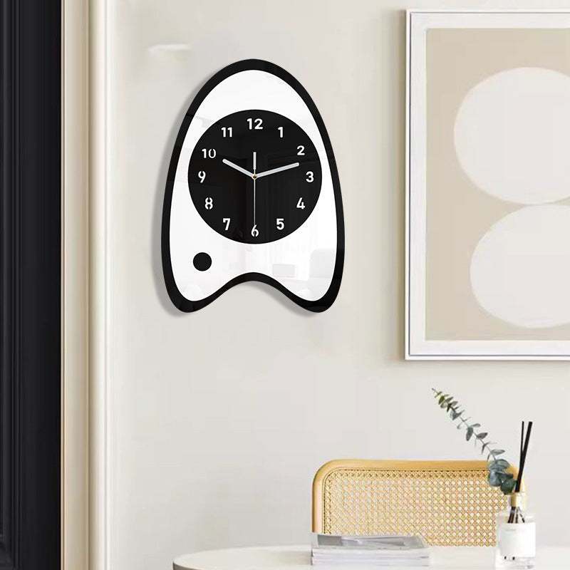 Cute Fish Bait Silent Pendulum Wall Clock