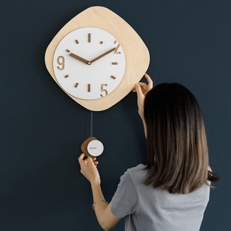 Pendulum Wall Decoration Clock for Lounge