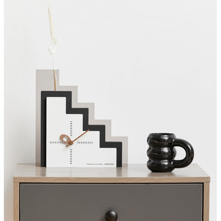 Unique Style Vase Table Clock for Living Room