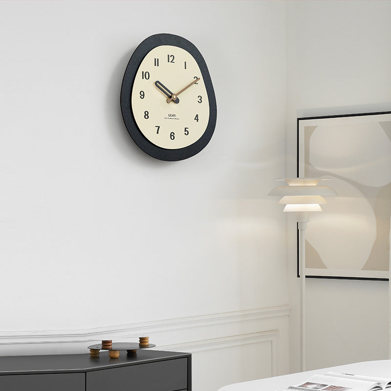 Modern Circular Wall Décor Pendulum Clock