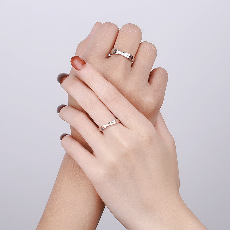 Engravable Mobius Couple Wedding Rings Set