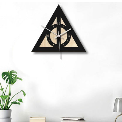 Creative Analogue Wall Décor Clock for Home