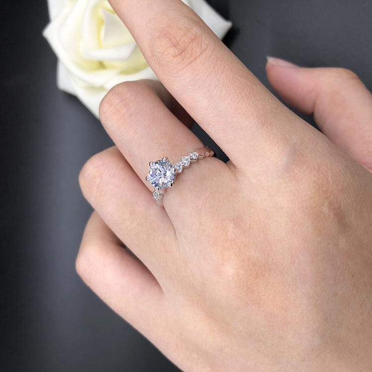 0.5 Carats Moissanite Diamond Ring for Her