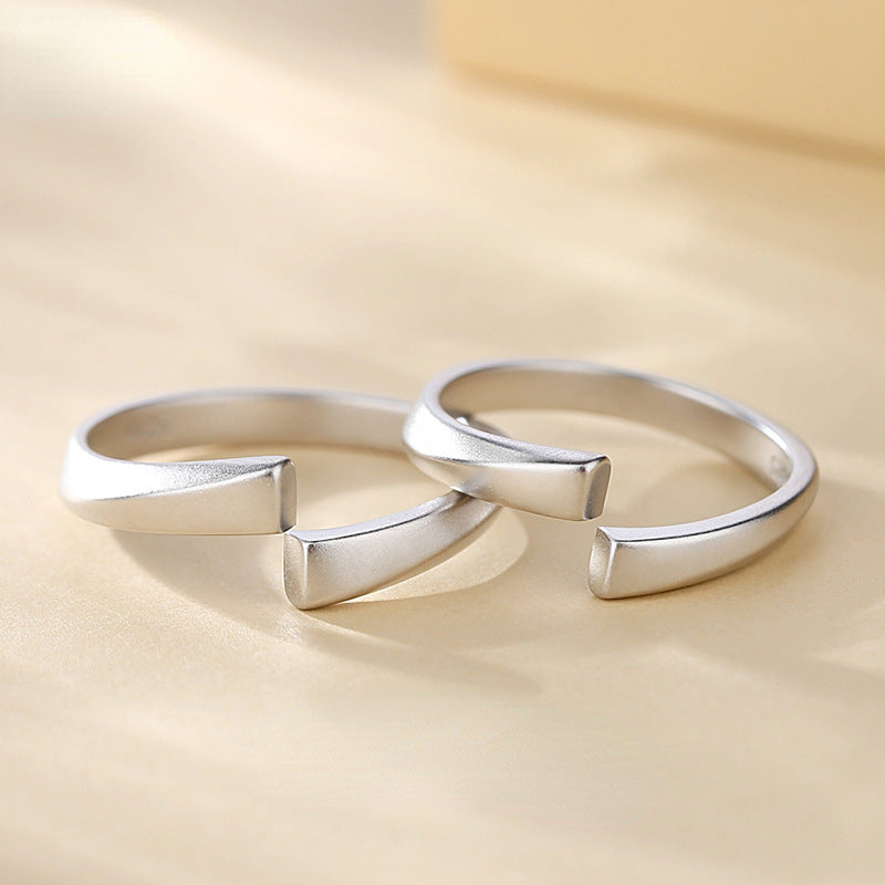 Engraved Mobius Couple Wedding Rings Set