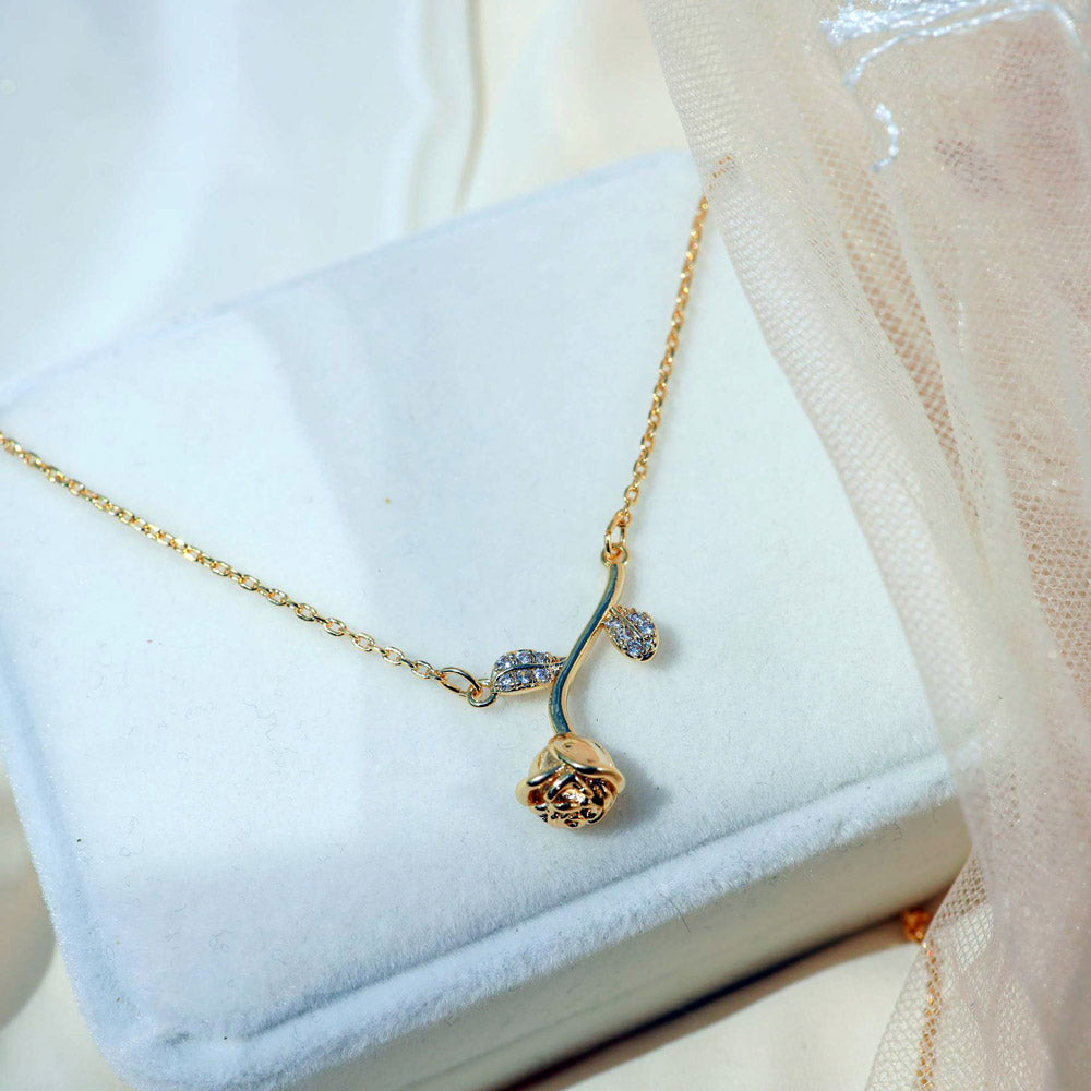 Dainty Rose Flower Necklace