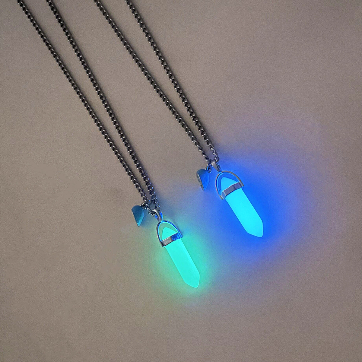 Magnetic Hearts Night Glowing Necklaces for Couples