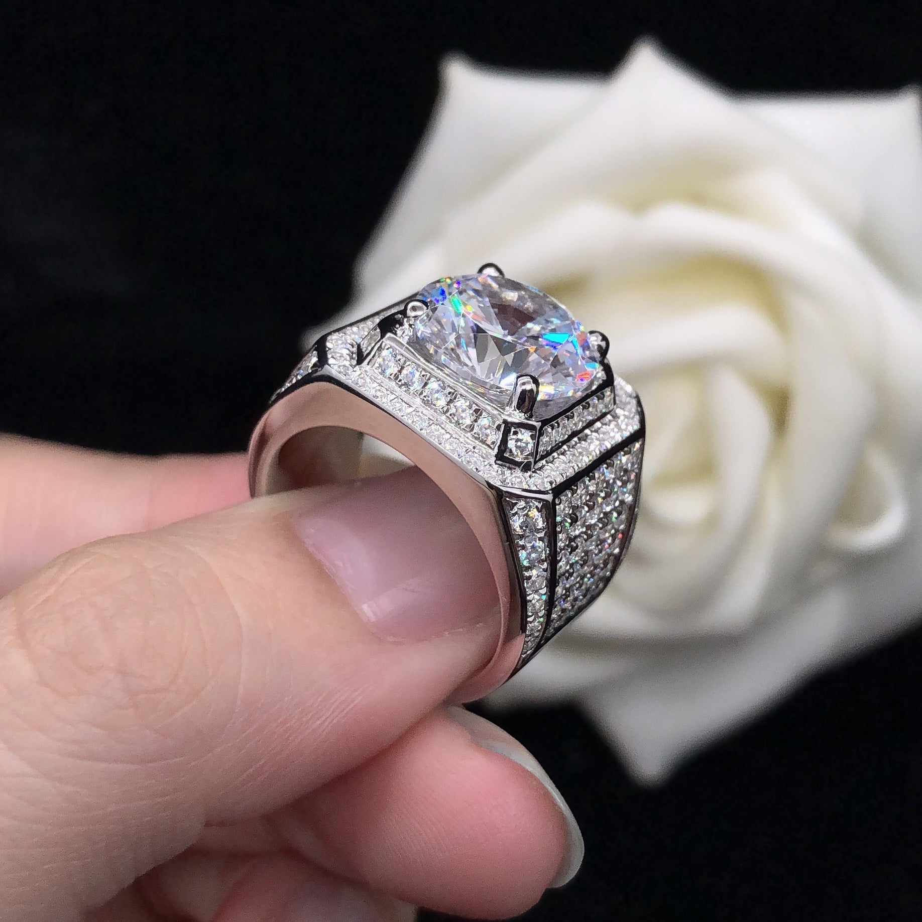 5 Carat Diamond Rings: Your Guide To Indulging | VRAI Created Diamonds
