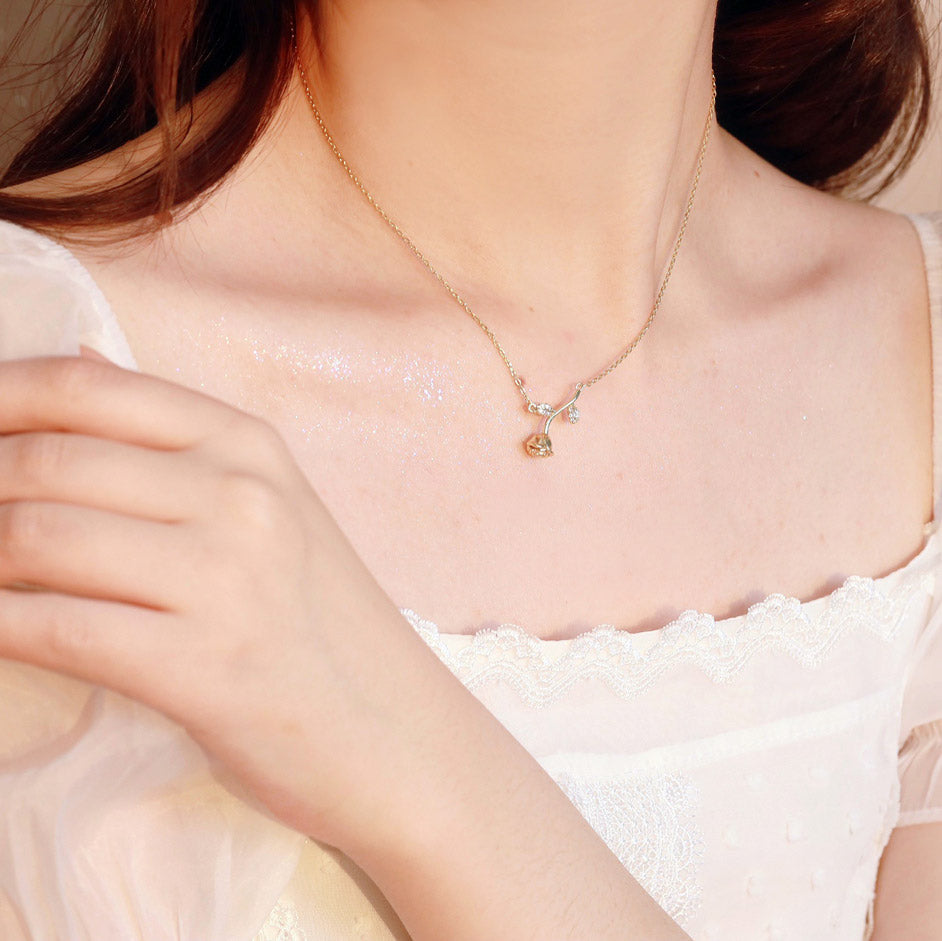 Dainty Rose Flower Necklace