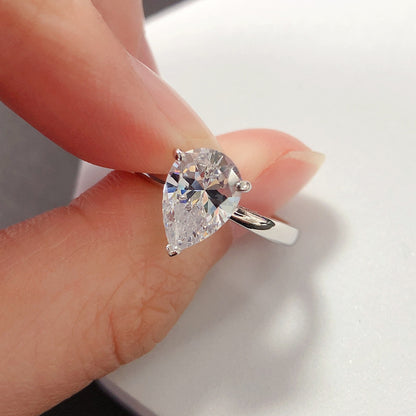 2 Carats Pear Shaped Moissanite Diamond Ring
